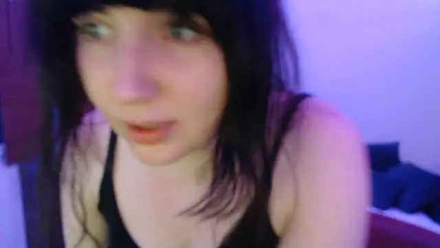 Snapshot of Lynylou chatting on 12/11/24, 10:16 Lynylou online show from 12/11/24, 10:16