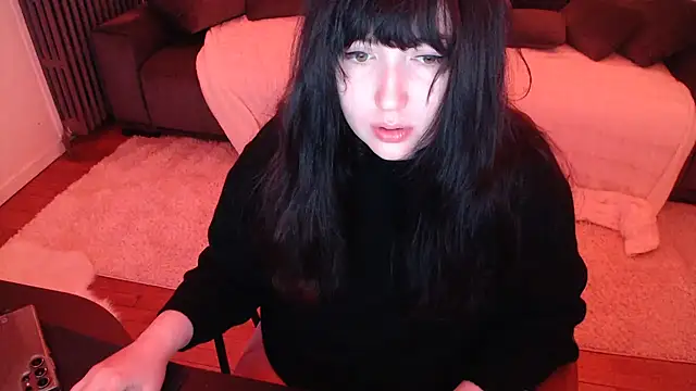 Snapshot of Lynylou chatting on 12/13/24, 03:16 Lynylou online show from 12/13/24, 03:16