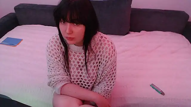Snapshot of Lynylou chatting on 12/16/24, 12:37 Lynylou online show from 12/16/24, 12:37