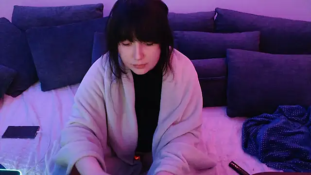 Snapshot of Lynylou chatting on 01/06/25, 11:42 Lynylou online show from 01/06/25, 11:42