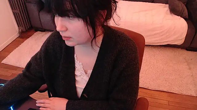 Snapshot of Lynylou chatting on 01/26/25, 01:36 Lynylou online show from 01/26/25, 01:36