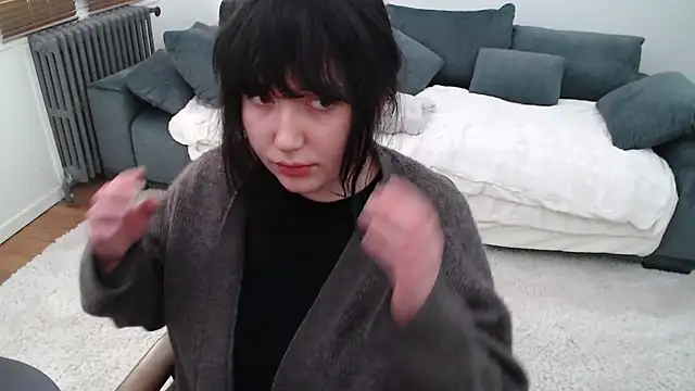 Snapshot of Lynylou chatting on 02/20/25, 02:24 Lynylou online show from 02/20/25, 02:24