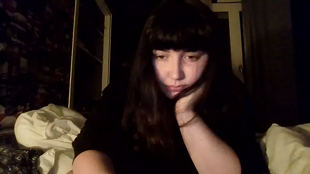 Snapshot of Lynylou chatting on 09/14/25, 07:35 Lynylou online show from 09/14/25, 07:35