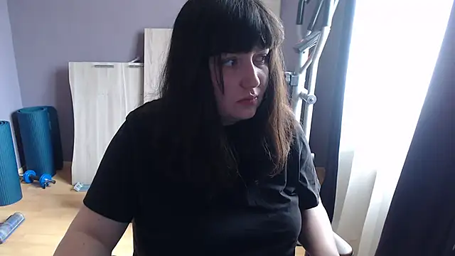 Snapshot of Lynylou chatting on 09/15/25, 12:49 Lynylou online show from 09/15/25, 12:49
