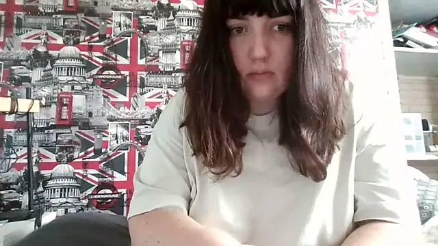 Snapshot of Lynylou chatting on 09/19/25, 02:40 Lynylou online show from 09/19/25, 02:40