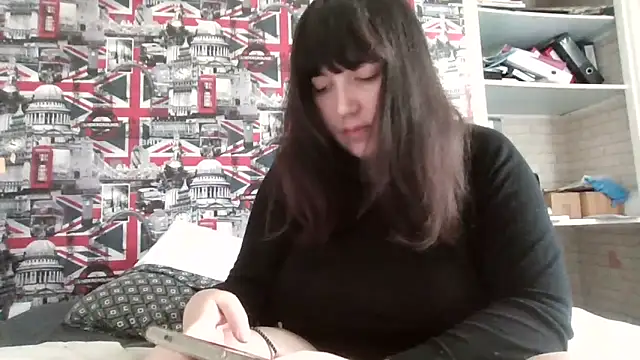 Snapshot of Lynylou chatting on 09/23/25, 11:13 Lynylou online show from 09/23/25, 11:13