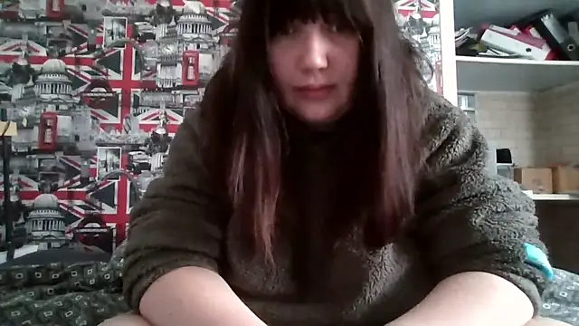Snapshot of Lynylou chatting on 09/27/25, 09:25 Lynylou online show from 09/27/25, 09:25