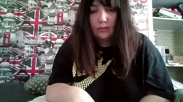 Snapshot of Lynylou chatting on 09/28/25, 12:21 Lynylou online show from 09/28/25, 12:21