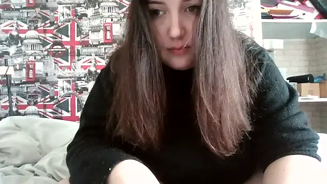Snapshot of Lynylou chatting on 10/08/25, 01:42 Lynylou online show from 10/08/25, 01:42