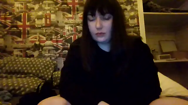 Lynylou online show from 11/19/25, 10:43