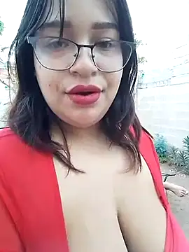 Snapshot of Angiee2001 chatting on 03/18/25, 12:38 Angiee2001 online show from 03/18/25, 12:38