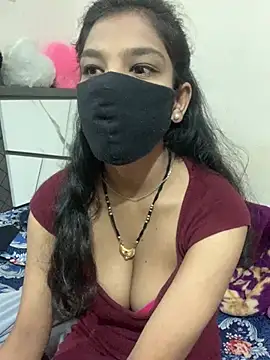Snapshot of hottiess69 chatting on 01/02/25, 02:43 hottiess69 online show from 01/02/25, 02:43