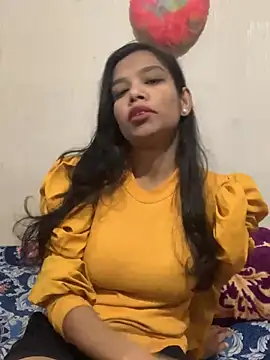 Snapshot of hottiess69 chatting on 03/08/25, 10:43 hottiess69 online show from 03/08/25, 10:43