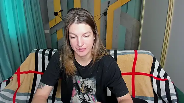 Snapshot of EmilyWalkeri chatting on 11/17/25, 08:09 EmilyWalkeri online show from 11/17/25, 08:09