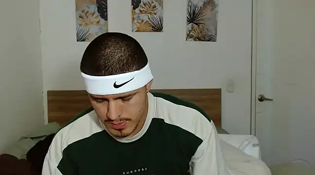 Snapshot of Baltazar_Dupont chatting on 02/17/25, 04:48 Baltazar Dupont online show from 02/17/25, 04:48