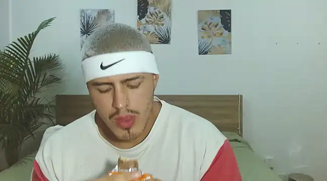 Snapshot of Baltazar_Dupont chatting on 02/26/25, 02:48 Baltazar Dupont online show from 02/26/25, 02:48