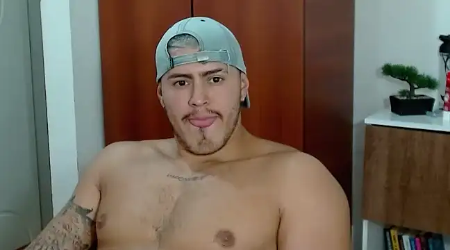 Snapshot of Baltazar_Dupont chatting on 02/26/25, 04:35 Baltazar Dupont online show from 02/26/25, 04:35