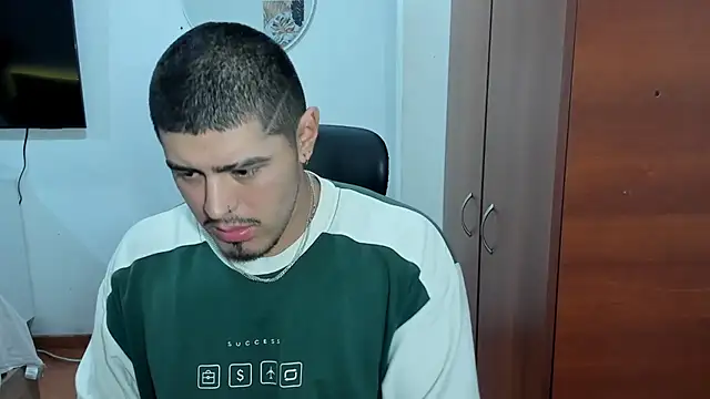 Snapshot of Baltazar_Dupont chatting on 10/29/25, 02:58 Baltazar Dupont online show from 10/29/25, 02:58