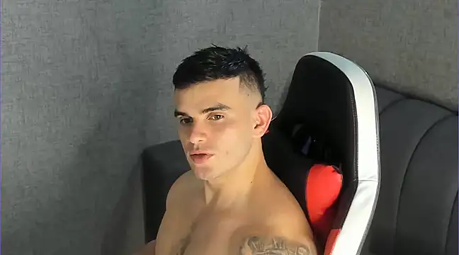 Snapshot of Ricardogo19 chatting on 01/29/25, 03:22 Ricardogo19 online show from 01/29/25, 03:22