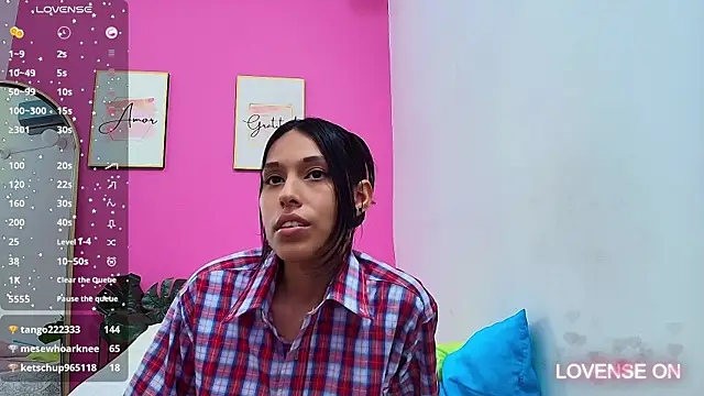 Snapshot of yourcuteneighbourr chatting on 01/03/25, 06:11 yourcuteneighbourr online show from 01/03/25, 06:11