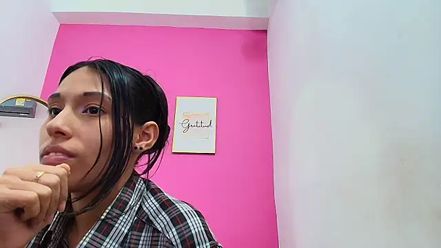Snapshot of yourcuteneighbourr chatting on 01/11/25, 09:36 yourcuteneighbourr online show from 01/11/25, 09:36
