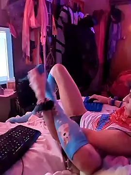 gurlnips online show from 02/03/25, 11:20