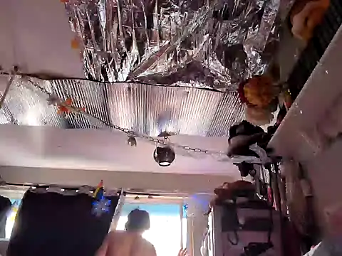 gurlnips online show from 02/04/25, 07:22