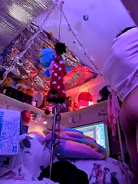 gurlnips online show from 02/07/25, 05:41