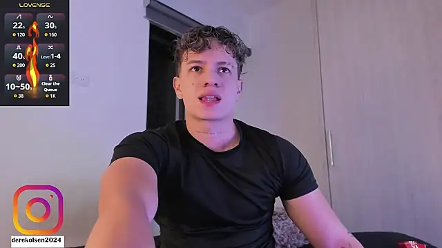 Snapshot of DerekOlsen chatting on 11/10/25, 01:04 DerekOlsen online show from 11/10/25, 01:04