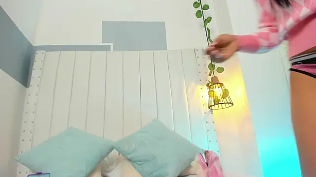 hannah gray online show from 10/06/25, 11:07