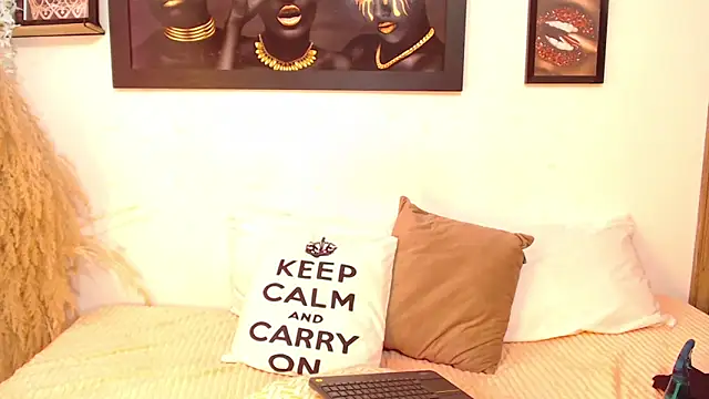 NahomyAndrews online show from 10/22/25, 02:39