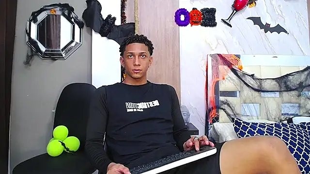 dominic smith  online show from 10/28/25, 10:45