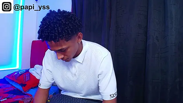 dominic smith  online show from 11/12/25, 02:34