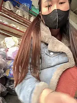 Snapshot of Tina_995 chatting on 01/16/25, 08:22 Tina 995 online show from 01/16/25, 08:22