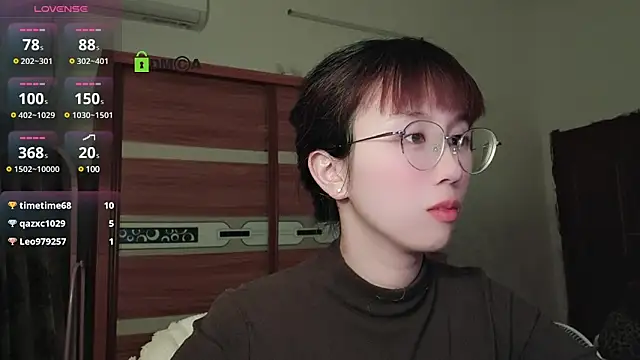 Snapshot of Lili_666 chatting on 12/26/24, 05:30 Lili 666 online show from 12/26/24, 05:30