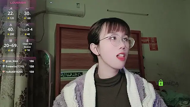 Snapshot of Lili_666 chatting on 12/30/24, 06:38 Lili 666 online show from 12/30/24, 06:38