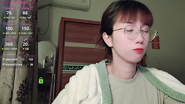 Snapshot of Lili_666 chatting on 12/31/24, 05:40 Lili 666 online show from 12/31/24, 05:40