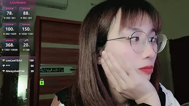 Snapshot of Lili_666 chatting on 01/05/25, 07:17 Lili 666 online show from 01/05/25, 07:17