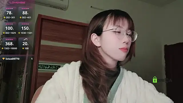 Snapshot of Lili_666 chatting on 01/08/25, 04:44 Lili 666 online show from 01/08/25, 04:44
