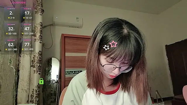 Snapshot of Lili_666 chatting on 10/03/25, 06:16 Lili 666 online show from 10/03/25, 06:16