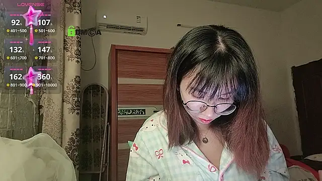 Lili 666 online show from 11/11/25, 04:29