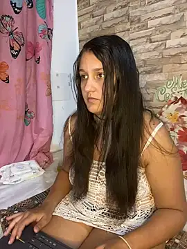 Snapshot of saray_gomez22 chatting on 12/21/24, 03:03 saray gomez22 online show from 12/21/24, 03:03