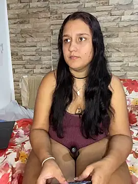 Snapshot of saray_gomez22 chatting on 01/04/25, 03:07 saray gomez22 online show from 01/04/25, 03:07