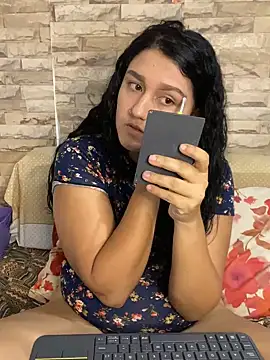 Snapshot of saray_gomez22 chatting on 02/14/25, 01:23 saray gomez22 online show from 02/14/25, 01:23