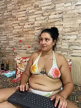 Snapshot of saray_gomez22 chatting on 02/16/25, 06:43 saray gomez22 online show from 02/16/25, 06:43