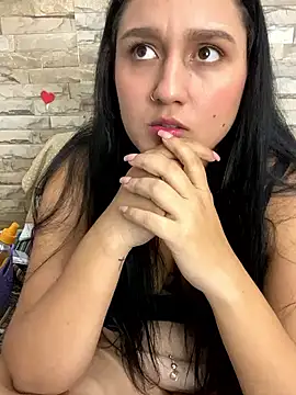 Snapshot of saray_gomez22 chatting on 02/23/25, 05:34 saray gomez22 online show from 02/23/25, 05:34