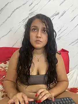 Snapshot of saray_gomez22 chatting on 03/23/25, 12:58 saray gomez22 online show from 03/23/25, 12:58