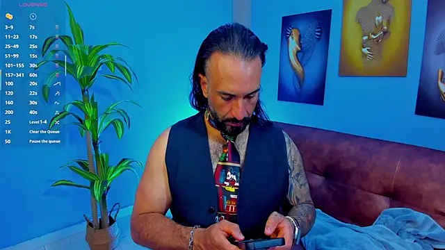 Snapshot of mr_maik chatting on 11/10/25, 05:56 mr maik online show from 11/10/25, 05:56