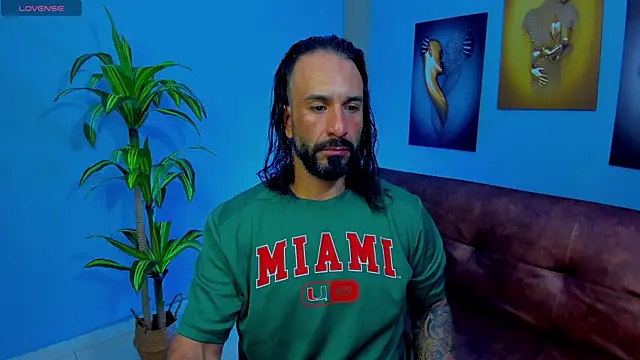 Snapshot of mr_maik chatting on 11/11/25, 09:04 mr maik online show from 11/11/25, 09:04