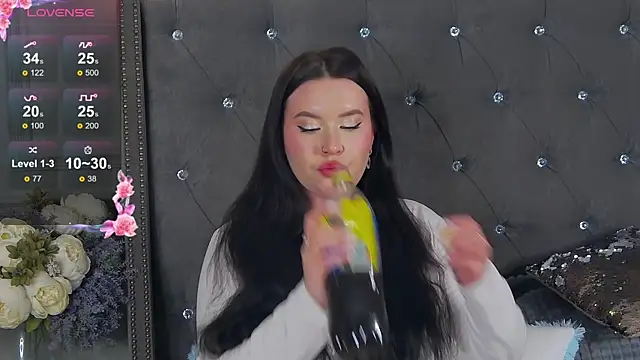 TrishaWinslet online show from 01/11/25, 08:43